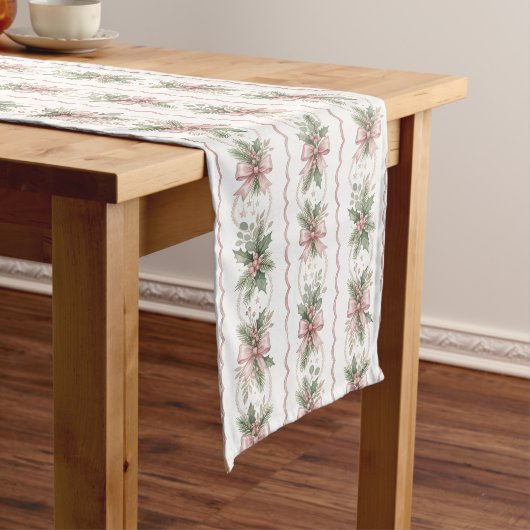 Chemin De Table Long Couronne de Noël Coquette Rose | Pinkmas (In Situ)