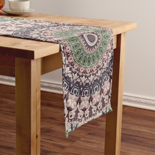 Chemin De Table Long Earth Tone Vert et Brown Mandala Motif (In Situ)