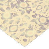 Chemin De Table Long Écharpe Dresser Dans Une Flore De Crème Avec Viole (Coin)