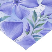 Chemin De Table Long Fleurs de Pervenche Bleu Violet Vinca (Coin)