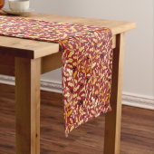 Chemin De Table Long Golden Christmas Holly avec baies sur motif rouge (In Situ)