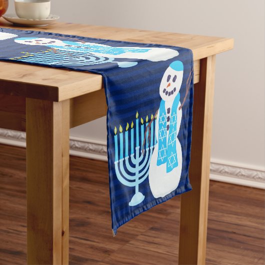 Chemin De Table Long Hanoukka Juif Snowman Et Blue Menorah Holiday (In Situ)