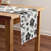 Chemin De Table Long Impression florale noire et blanche (In Situ)