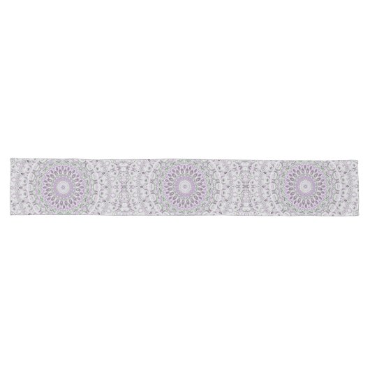 Chemin De Table Long Lavande et vert Mandala Motif Design (Horizontal)