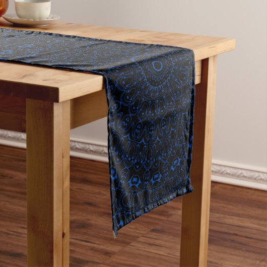 Chemin De Table Long Mandala bleu Cobalt avec symétrie complexe (In Situ)