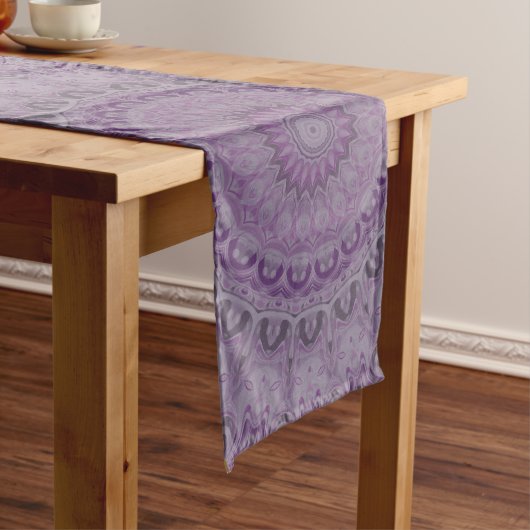 Chemin De Table Long Mandala Rêve Aquarelle dans des Tons de Violet (In Situ)