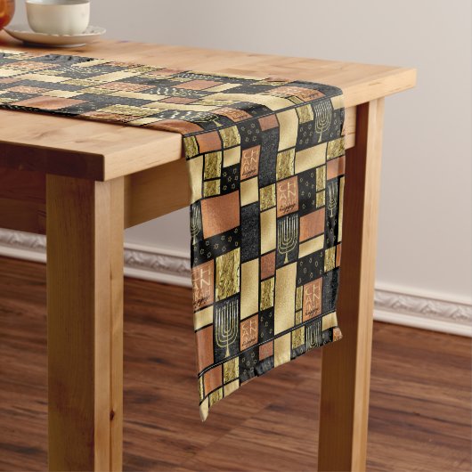Chemin De Table Long Menorahs élégamment carrelés heureux (In Situ)