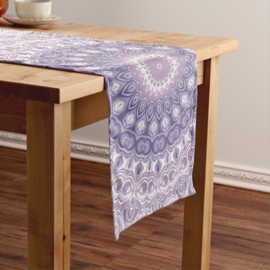 Chemin De Table Long Motif de mandala lavande et lilas (In Situ)