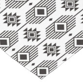 Chemin De Table Long Motif géométrique ikat noir et blanc (Coin)
