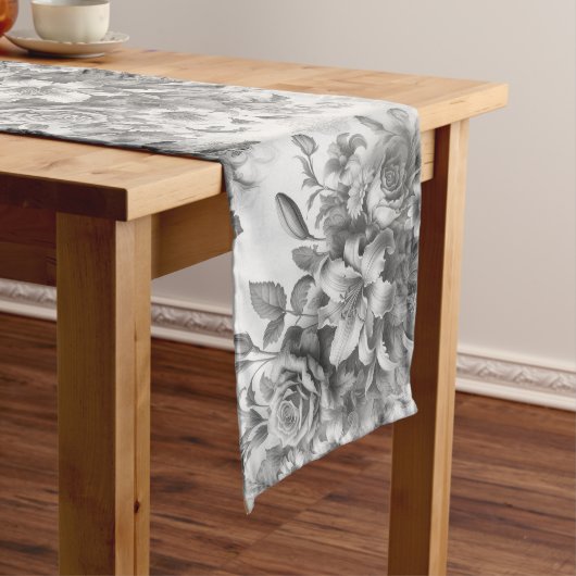 Chemin De Table Long Perfection florale noire et blanche (In Situ)
