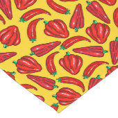 Chemin De Table Long Poivrons rouges chili sur fond jaune (Coin)