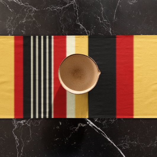 Chemin De Table Long Rayures jaunes, noires et rouges
