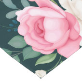 Chemin De Table Long rose rouge blanc floral élégant (Coin)