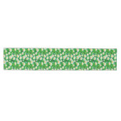 Chemin De Table Moyen Aquarelle dans un champ vert (Horizontal)