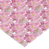 Chemin De Table Moyen Belles fleurs roses sur blanc (Coin)