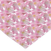 Chemin De Table Moyen Belles fleurs roses sur fond blanc (Coin)