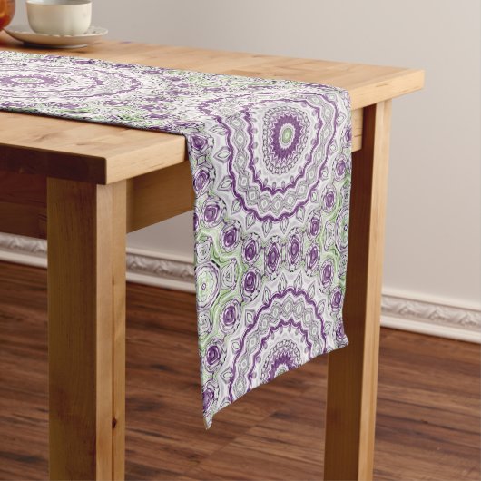 Chemin De Table Moyen Conception de Motif Mandala violet et vert (In Situ)