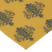 Chemin De Table Moyen Damas noir sur motif jaune moutarde (Coin)