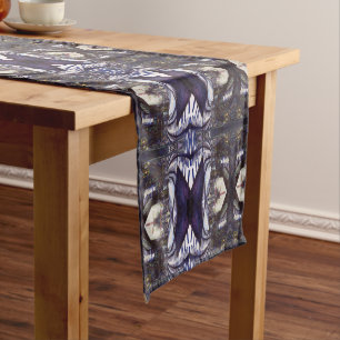 Chemin De Table Moyen Dusting the Piano