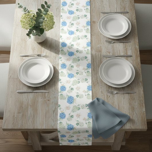 Chemin De Table Moyen Floral Runner Rug with Hydrangea Design