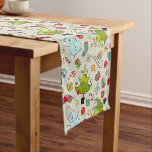 Chemin De Table Moyen Fun Snowman Christmas Tree Sleigh Doodles<br><div class="desc">Unique, classique, tendance, joli et décoratif sapin de Noël, bonhomme de neige, flocons de neige et motif de traîneau. Disponible sur une grande variété de produits élégants, de classe ou chic. Ce design hipster fantaisiste est fait pour les amoureux de la saison des Fêtes de Décembre ou des illustrations d'art...</div>