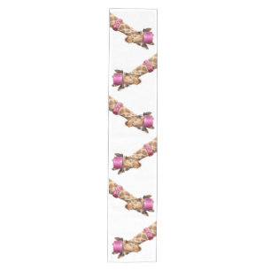 Chemin De Table Moyen Giraffe en casquette rose étincelant