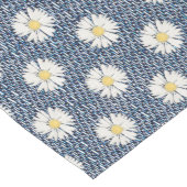 Chemin De Table Moyen Marguerites Blanches Sur Denim Bleu (Coin)