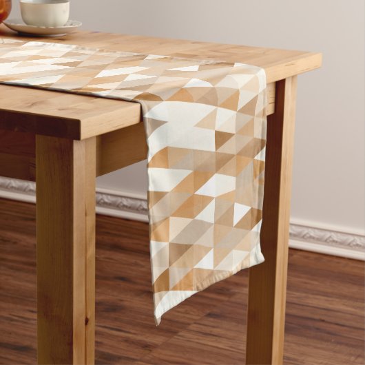 Chemin De Table Moyen Taupe ivoire moderne Gris Tan Brown Motif triangle (In Situ)