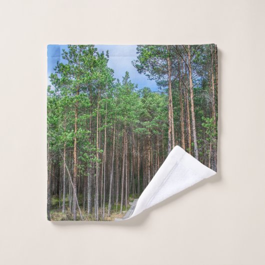 Chemin en bois dans la pinède (Gant de toilette)