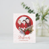 Chemise rouge sur carte postale photo blanche (Debout devant)