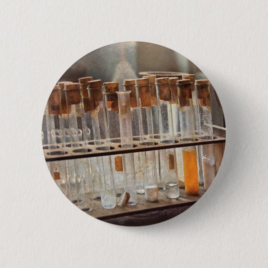 Chemist - Specimen Ronde Button 5,7 Cm (Voorkant)