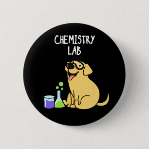 Chemistry Lab Funny Labrador Dog Pun Dark BG Ronde Button 5,7 Cm