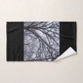 Chêne blanc noir en hiver avec neige (Serviette à main)