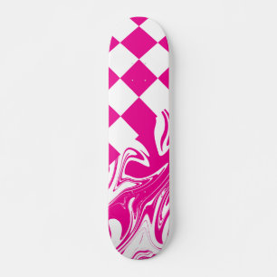 Cheques en Swirls in Magenta en Wit Skateboard
