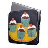 Cherry buns laptop sleeve (Voorkant Links)