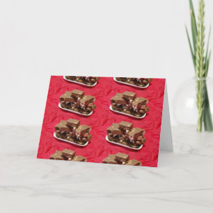 Cherry Chocolate Marshmallow Fudge Op Een Bord Kaart
