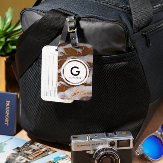 Chert Rock met Quartz Aderen en Monogram Bagagelabel (Voorkant & Achterkant)