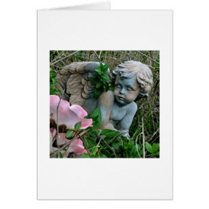 Cherub dans l'herbe