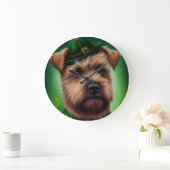 Chesapeake Bay Terrier in St. Patrick's Day Dress Grote Klok (Huis)