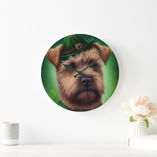 Chesapeake Bay Terrier in St. Patrick's Day Dress Grote Klok (Huis)