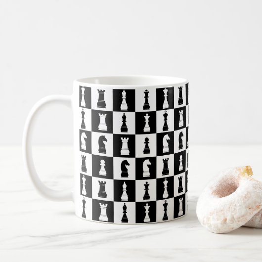 Chess Game Figures Black and White Pattern Koffiemok (Met donut)