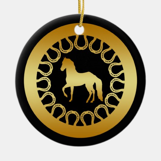 CHEVAL D'OR ET ORNEMENT DE FERS À CHEVAL (Devant)