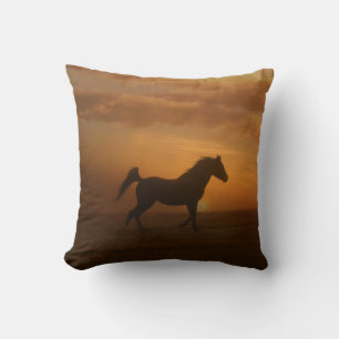 Cheval du Sud-Ouest dans le Coussin du coucher du