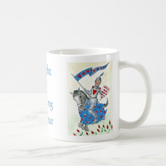 Chevalier dans la tasse brillante d'armure (Droite)