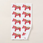 Chevaux de Dala Rouge avec marguerites (Serviette à main)
