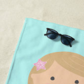 Cheveux blonds de la serviette de plage de sirène (En situation)