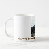Chèvre pour avoir mon café dans la tasse de matin (Gauche)