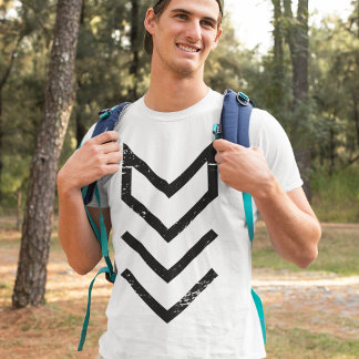 Chevron Driehoek | Wandelen glimlach Pose T-shirt