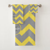 Chevron - gele grijze strepen Monogram Bad Handdoek (Insitu)