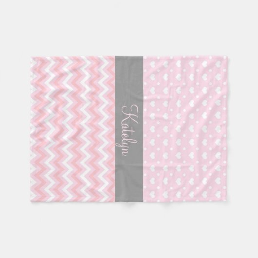 Chevron Hearts Pattern Pink Grey | Monogram Fleece Deken (Voorkant (Horizontaal))